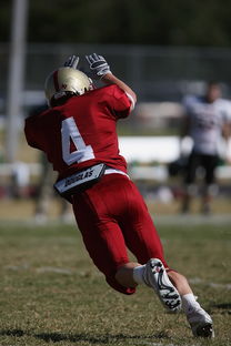 开云-球队是否通过边路连续推进撕裂密集防守线路